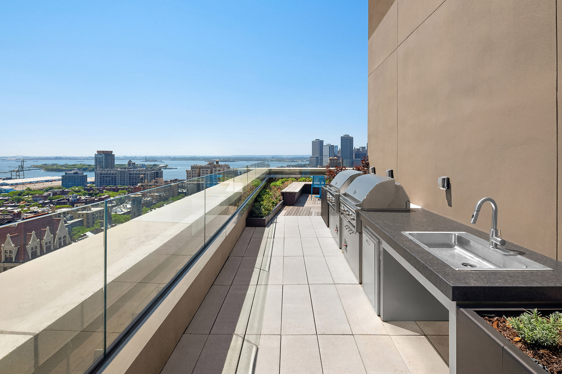 Pierrepont rooftop equipped with BBQs and Washing Station